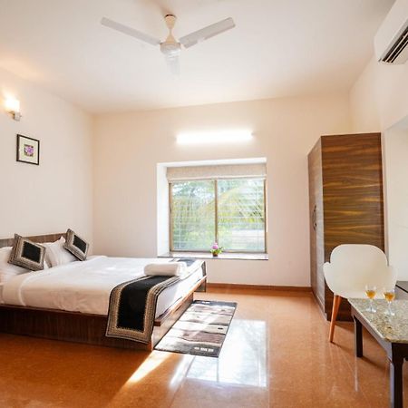 Вилла White Coco House 4Bhk Насик Экстерьер фото
