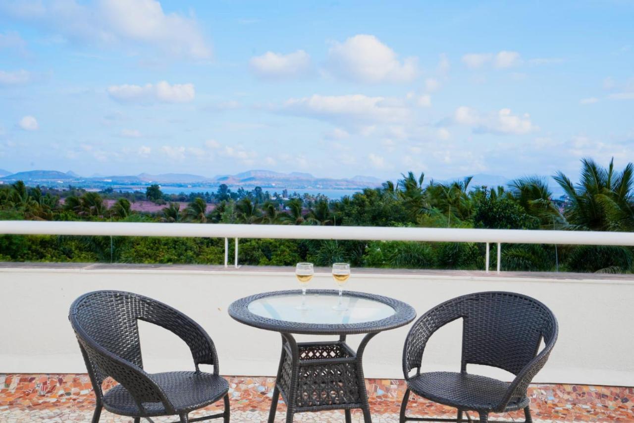 Вилла White Coco House 4Bhk Насик Экстерьер фото